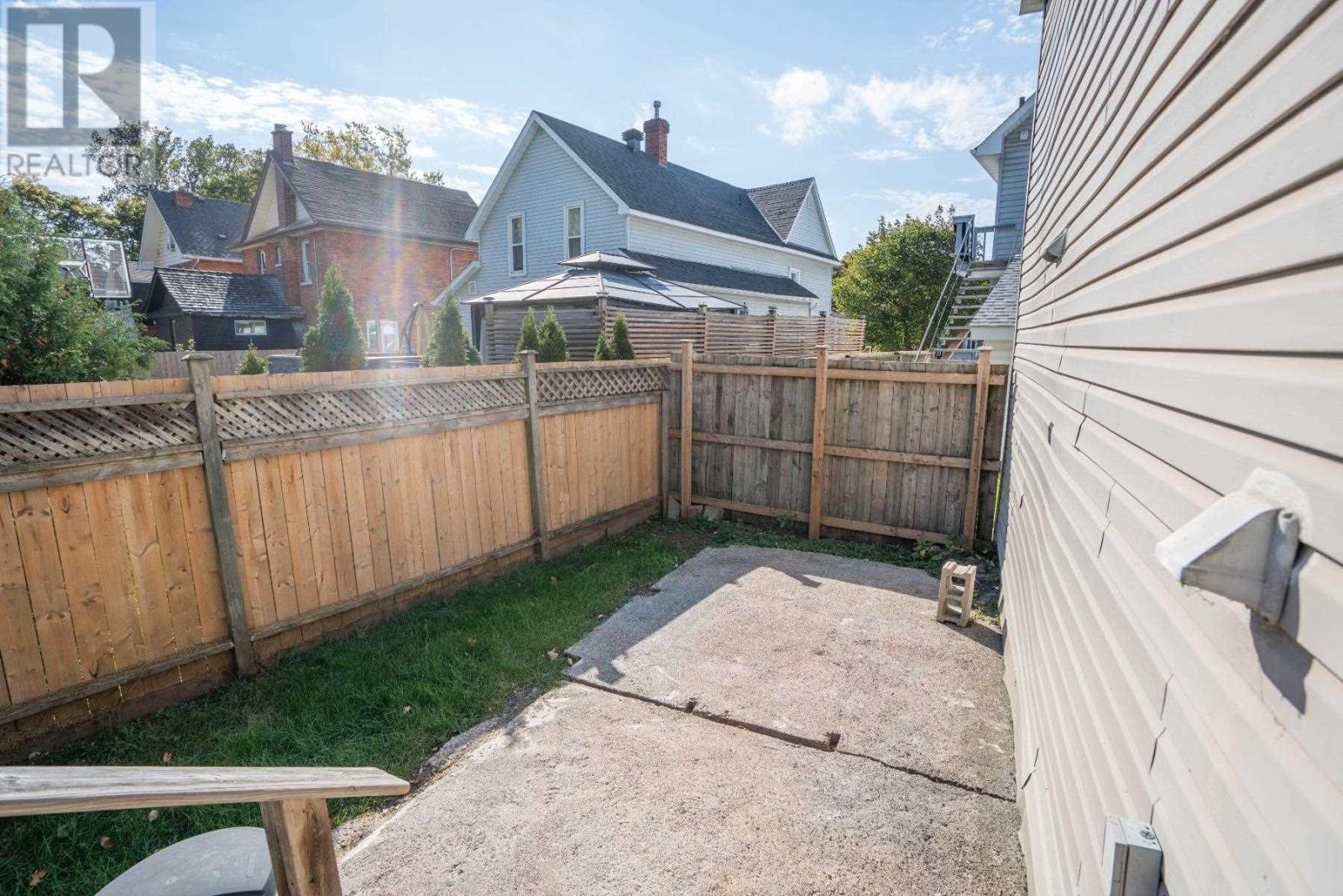 332 Bruce ST - 22