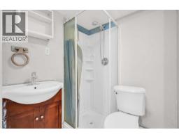 2046 33 Street SE - photo 33