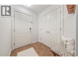 204, 990 centre Avenue NE - photo 2