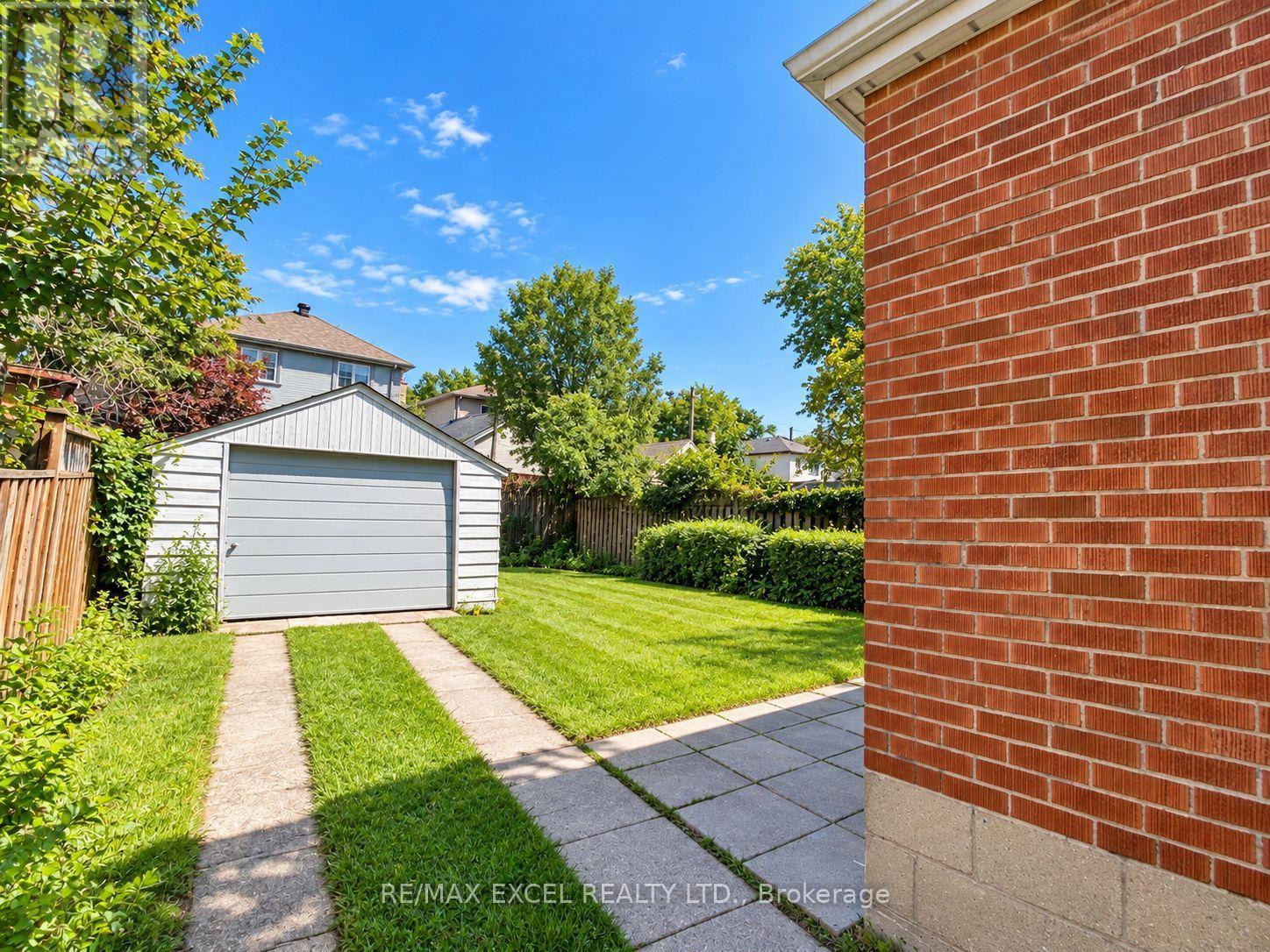 11 Hutton Avenue — photo 17