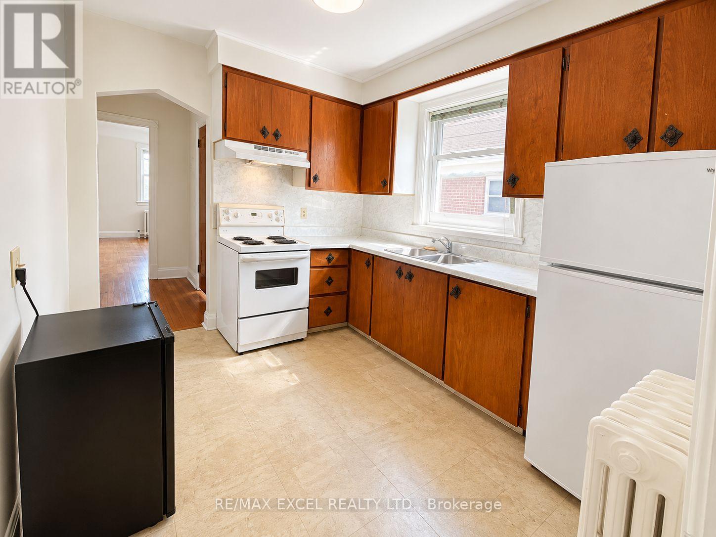 11 Hutton Avenue — photo 14