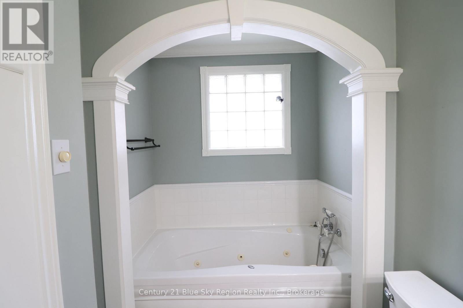 107 Strathcona Drive — photo 15