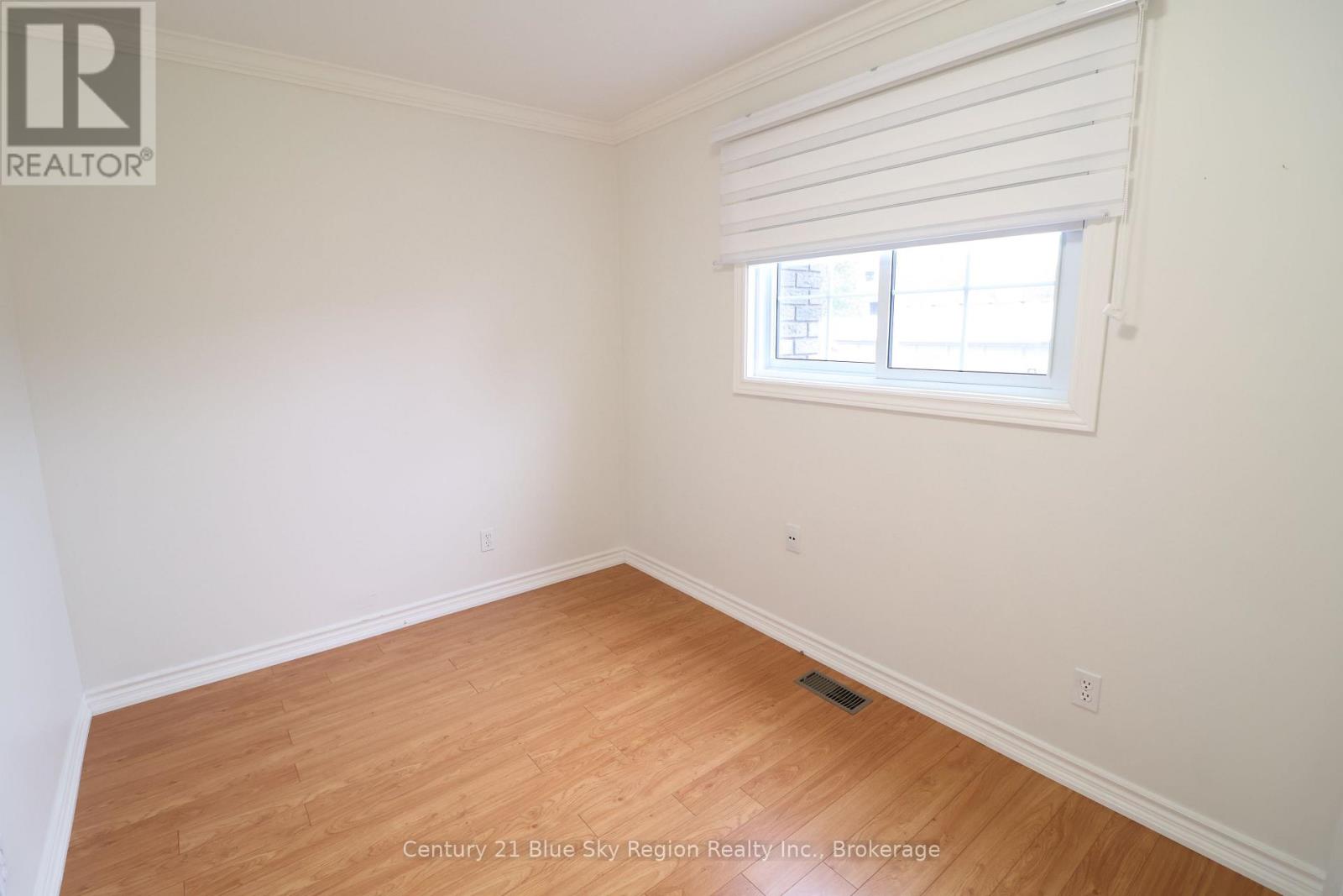 107 Strathcona Drive — photo 17