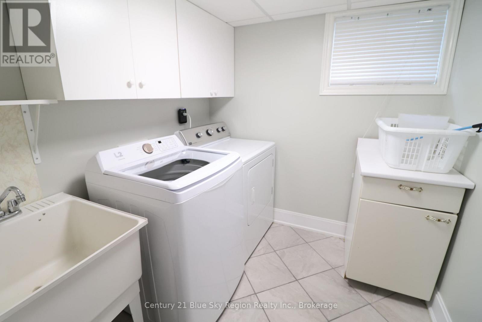 107 Strathcona Drive — photo 33