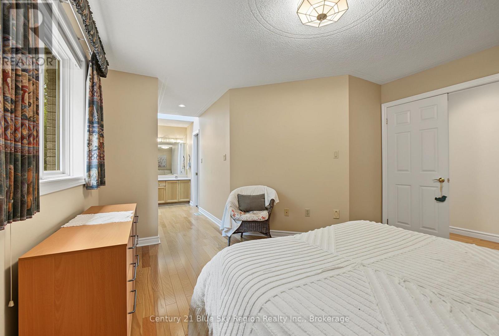 35 Janey Avenue — photo 24