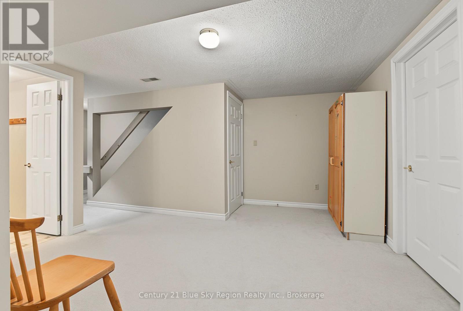 35 Janey Avenue — photo 31