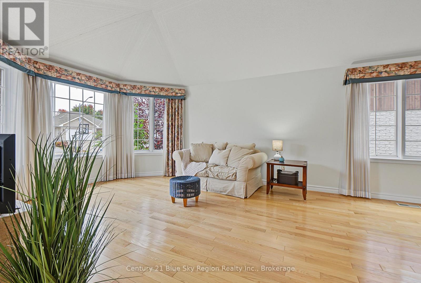 35 Janey Avenue — photo 7