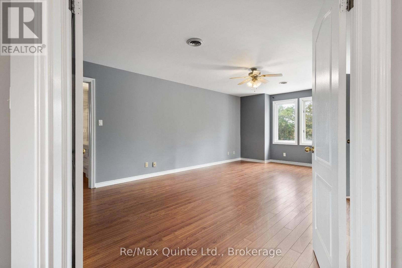 17 APPLEWOOD COURT - 30