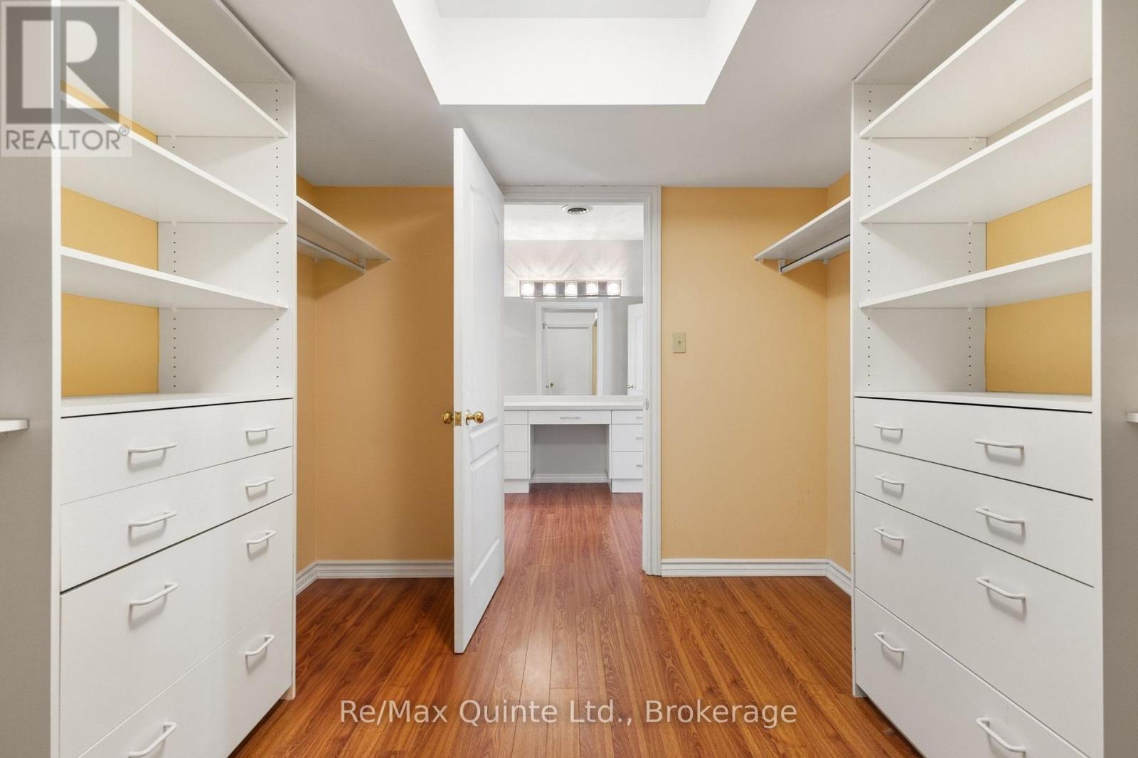 17 APPLEWOOD COURT - 32