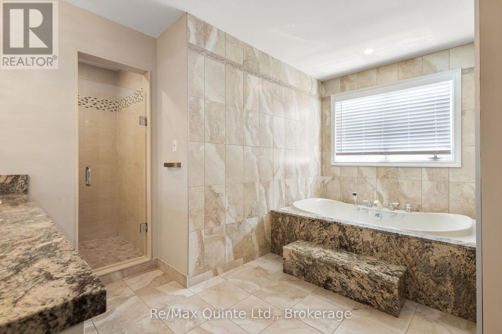 17 APPLEWOOD COURT - 34
