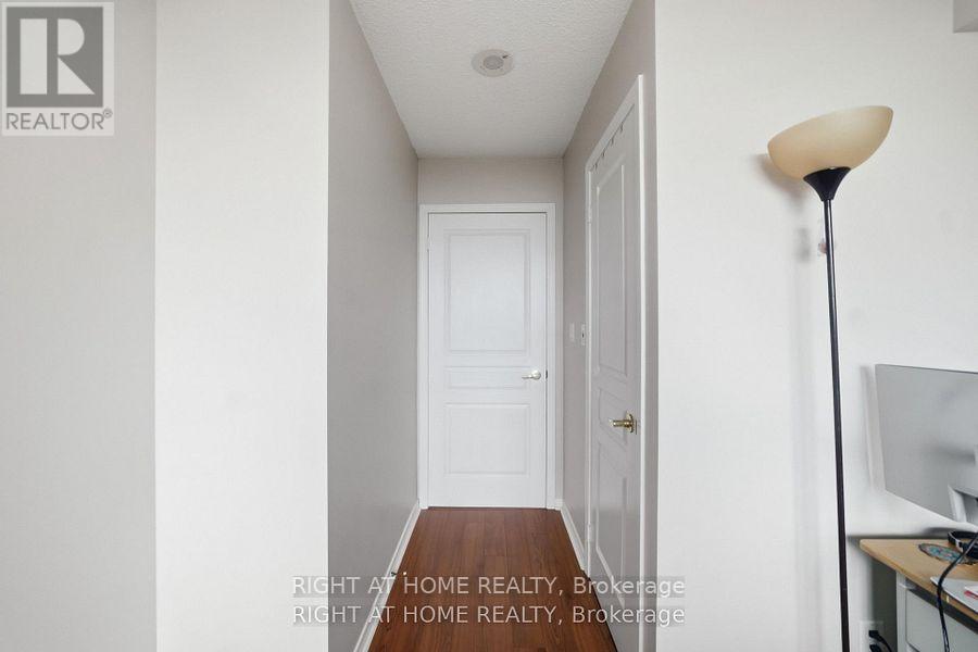 4879 Kimbermount Avenue — photo 7