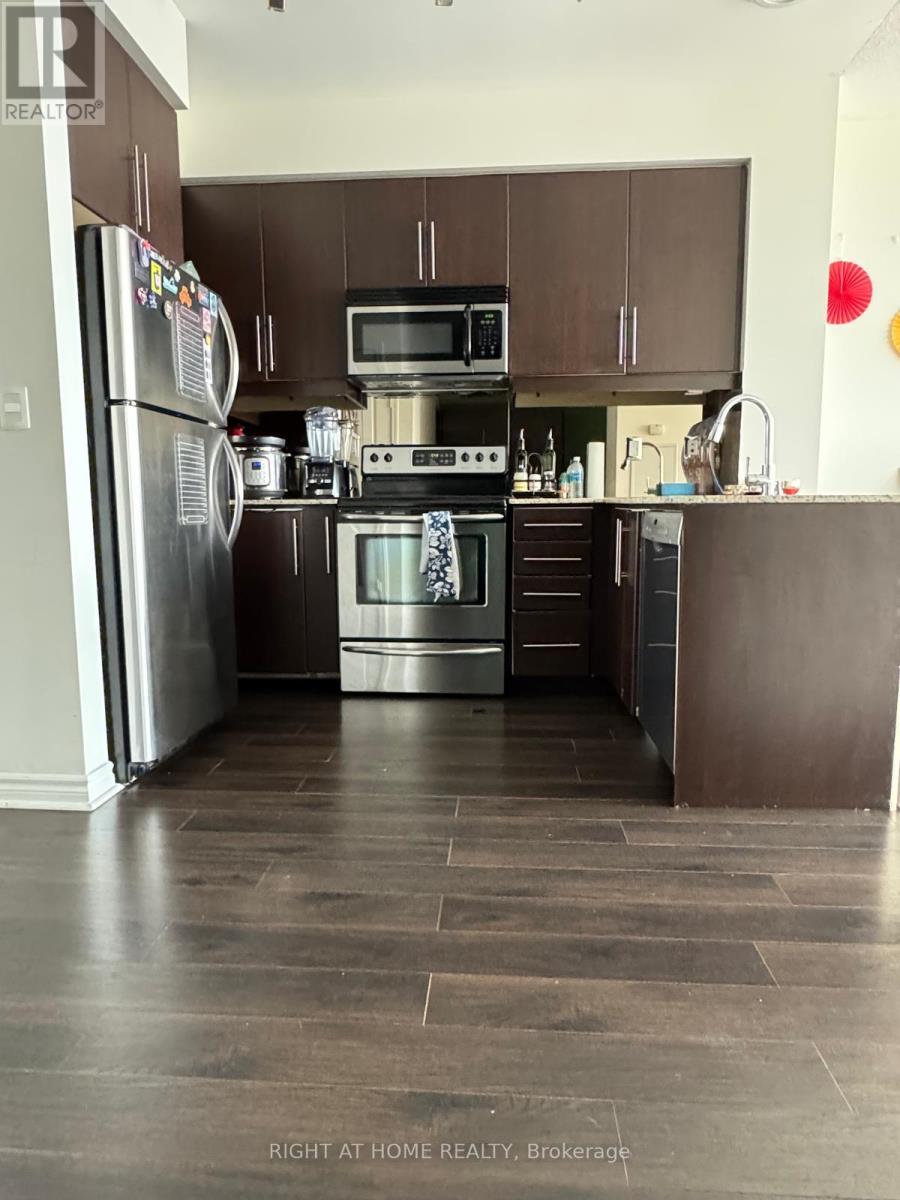 2885 Bayview Avenue — photo 2