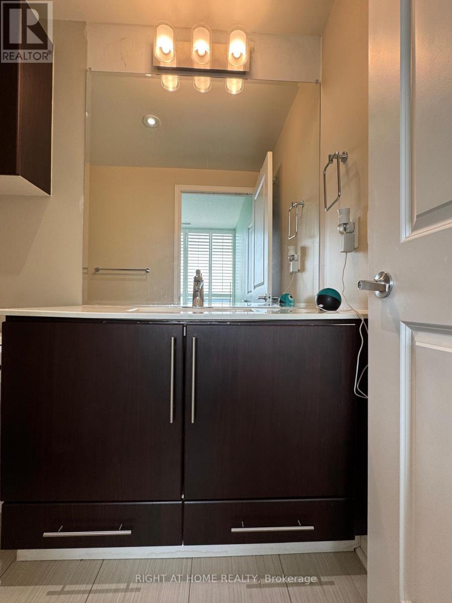 2885 Bayview Avenue — photo 3