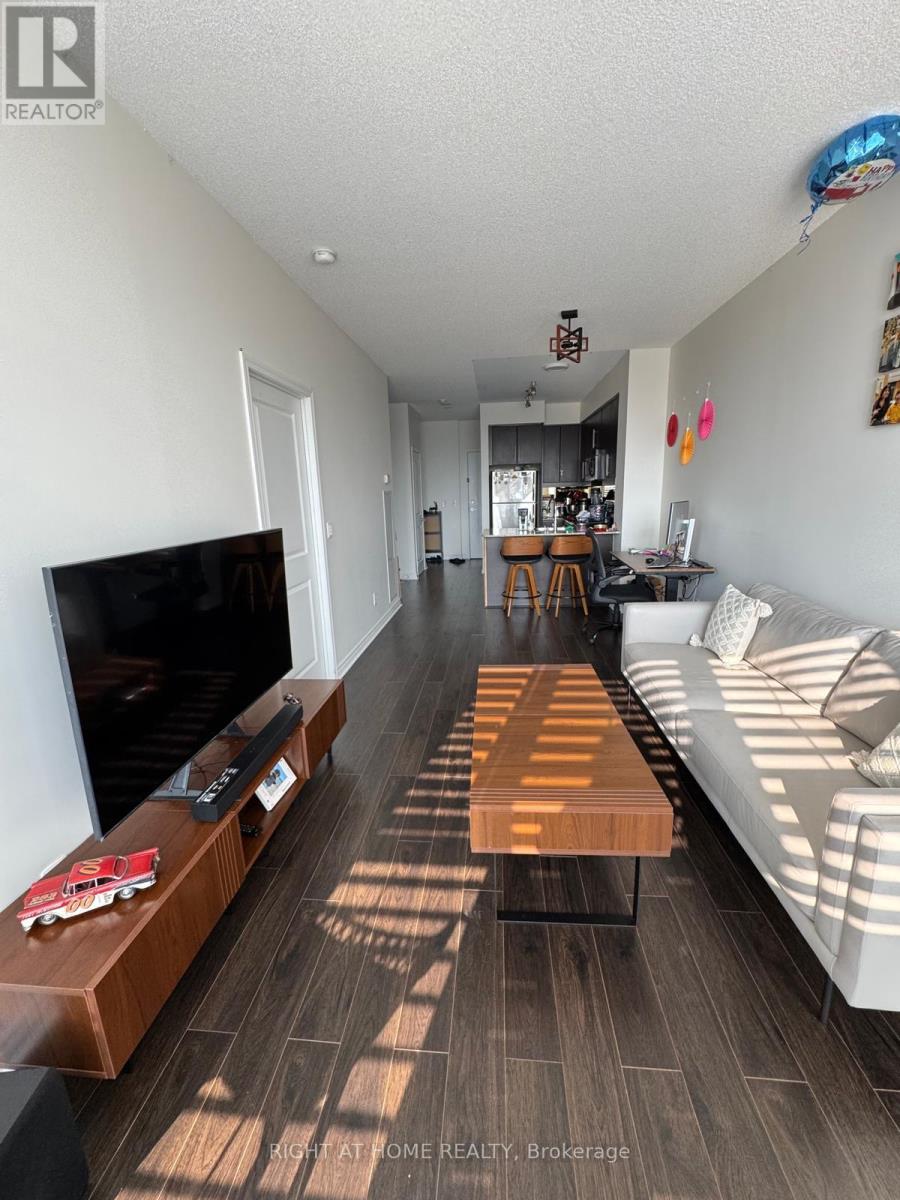 2885 Bayview Avenue — photo 4