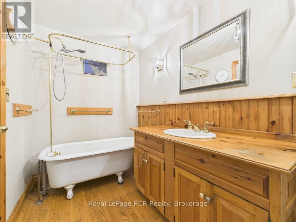 418 GODERICH STREET - 11