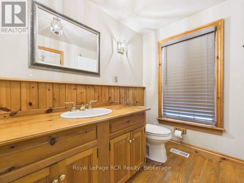 418 Goderich Street — photo 12