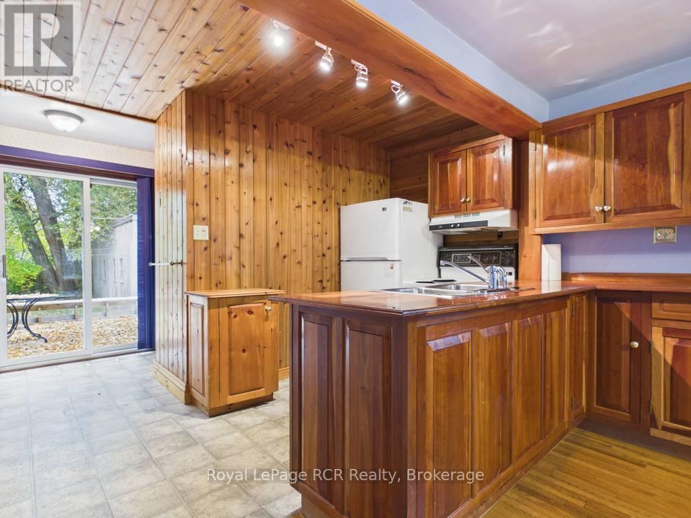418 GODERICH STREET - 13