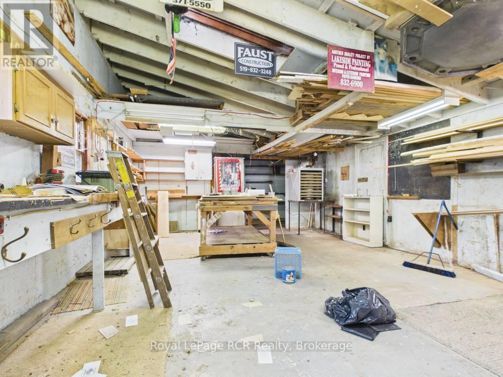 418 Goderich Street — photo 27
