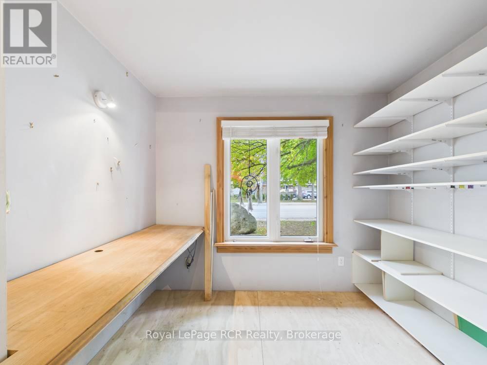 418 GODERICH STREET - 9