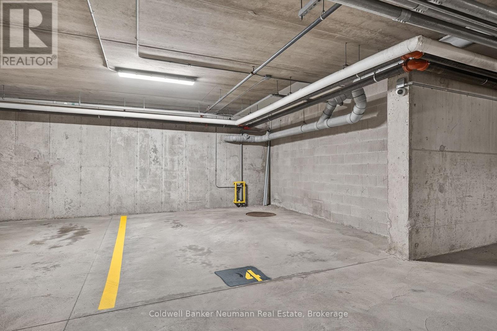 2 Colonial Drive — photo 38