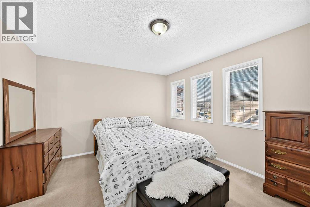 222 Saddlehorn Close NE - photo 21
