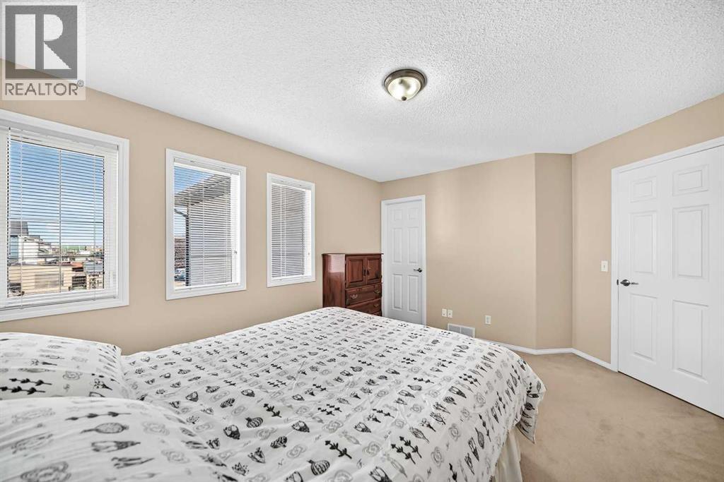 222 Saddlehorn Close NE - photo 23