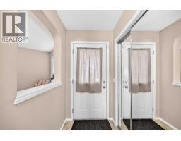 222 Saddlehorn Close NE - photo 4