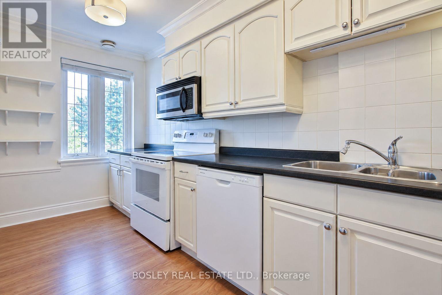 1393 Avenue Road, Toronto, ON photo 12