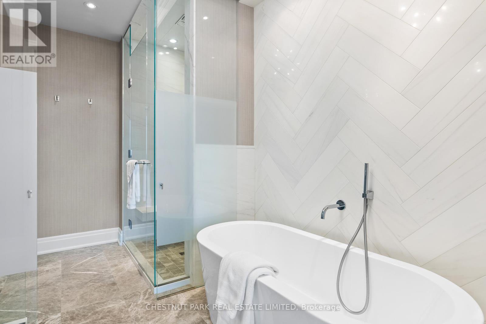 50 Yorkville Avenue — photo 16
