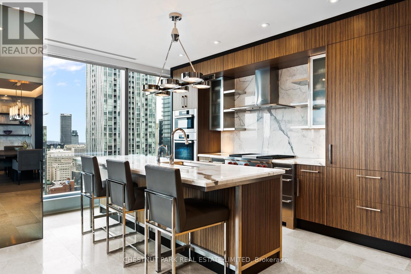 50 Yorkville Avenue — photo 8