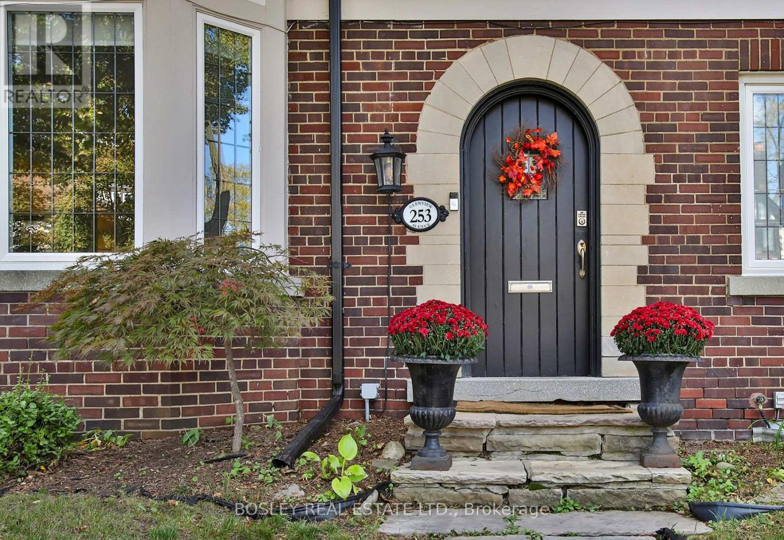 253 Glenview Avenue, Toronto, ON photo 2