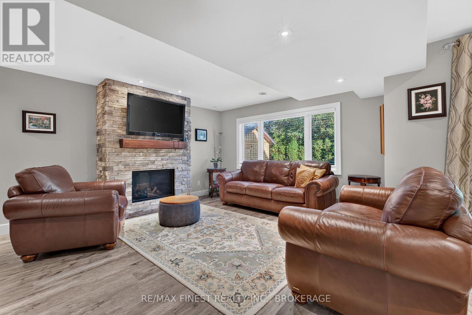 589 Fieldstone Drive — photo 29