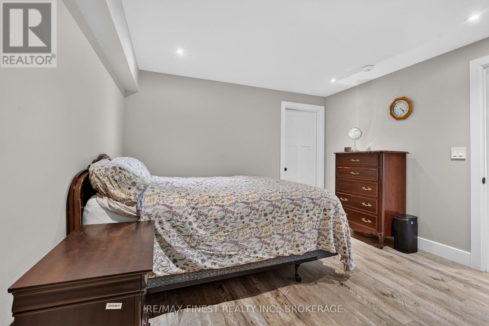 589 Fieldstone Drive — photo 32