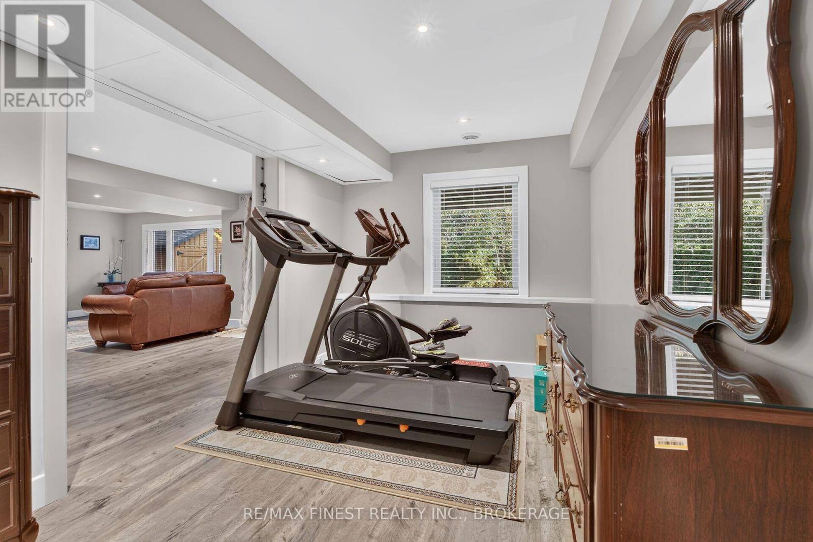 589 Fieldstone Drive — photo 33