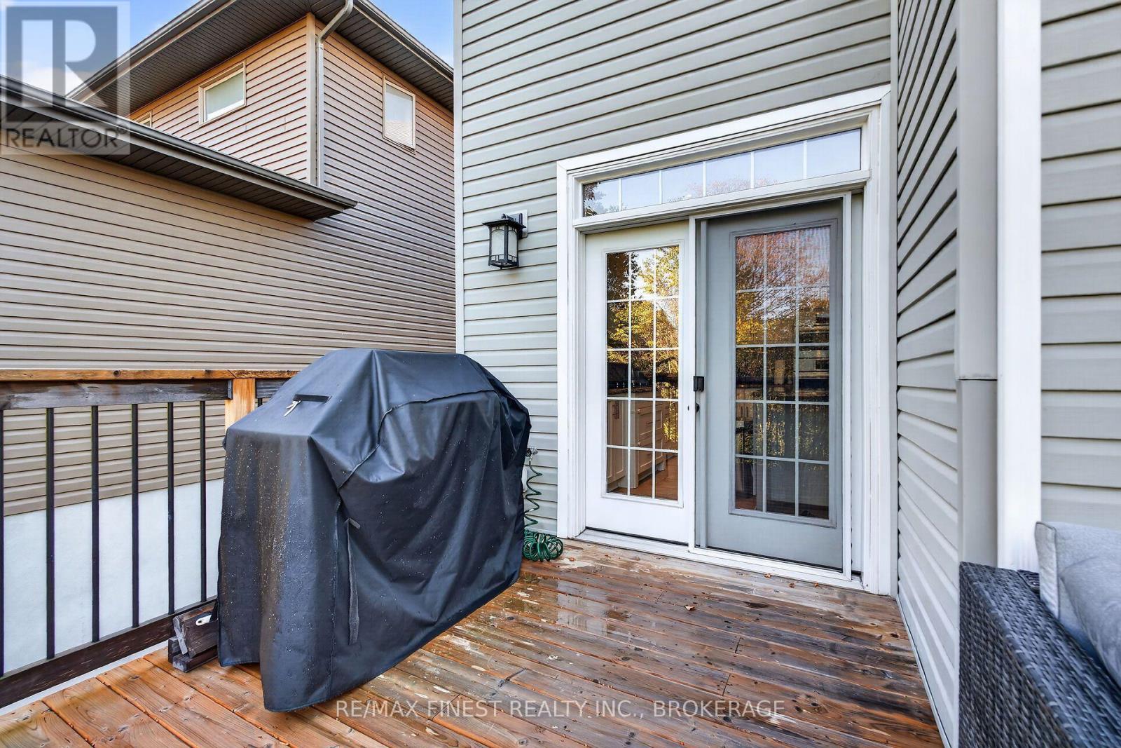 589 Fieldstone Drive — photo 37