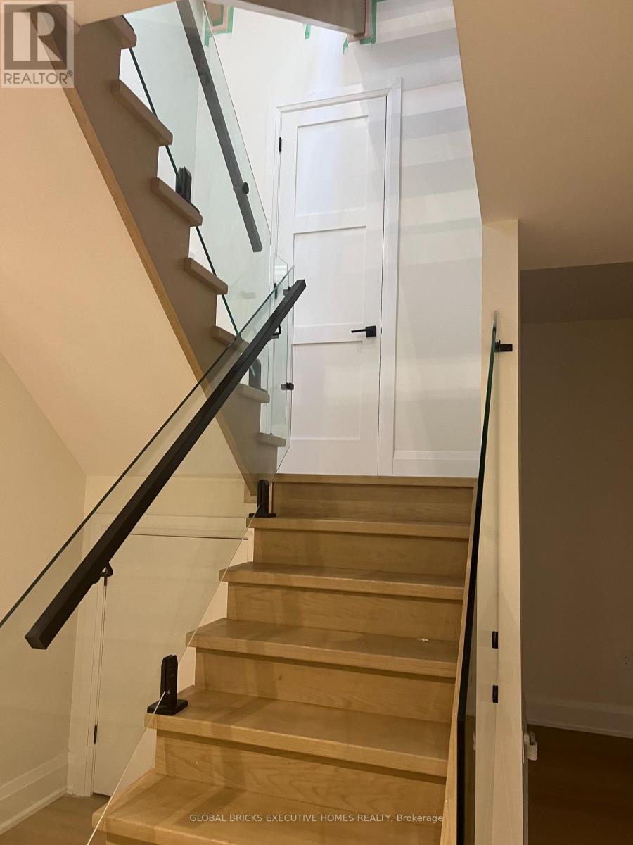 25a Pine Avenue North — photo 7