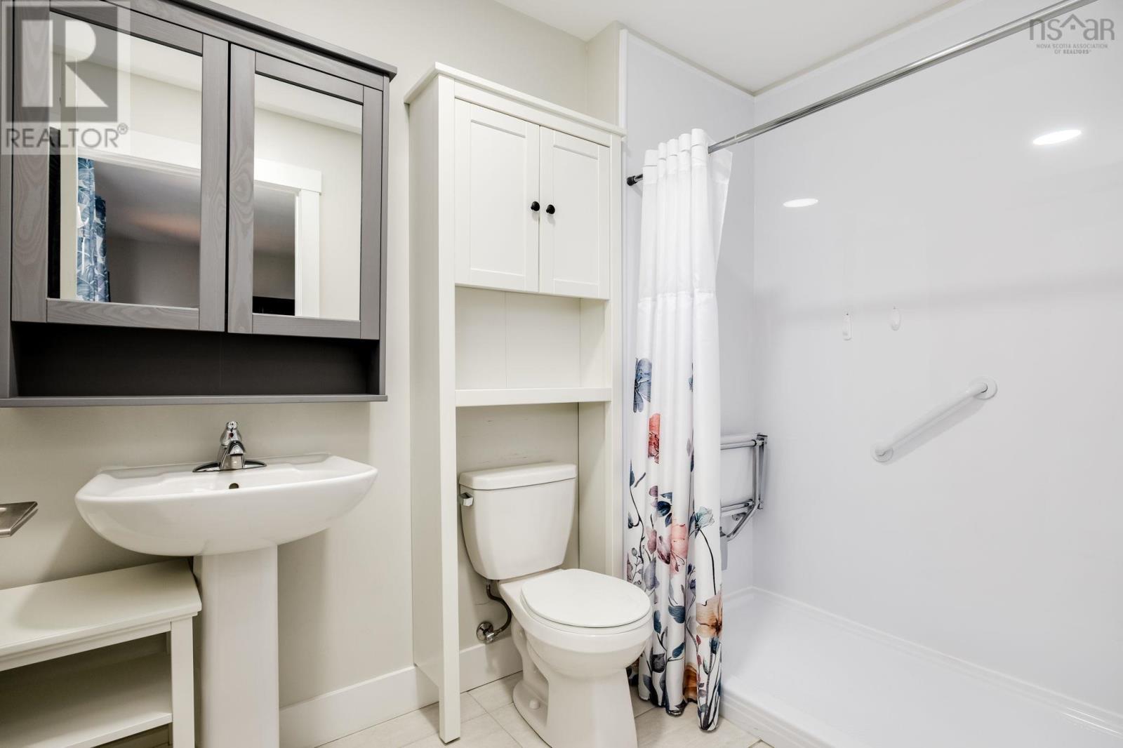Property 7 of 43 of 69 Flatrock Crescent