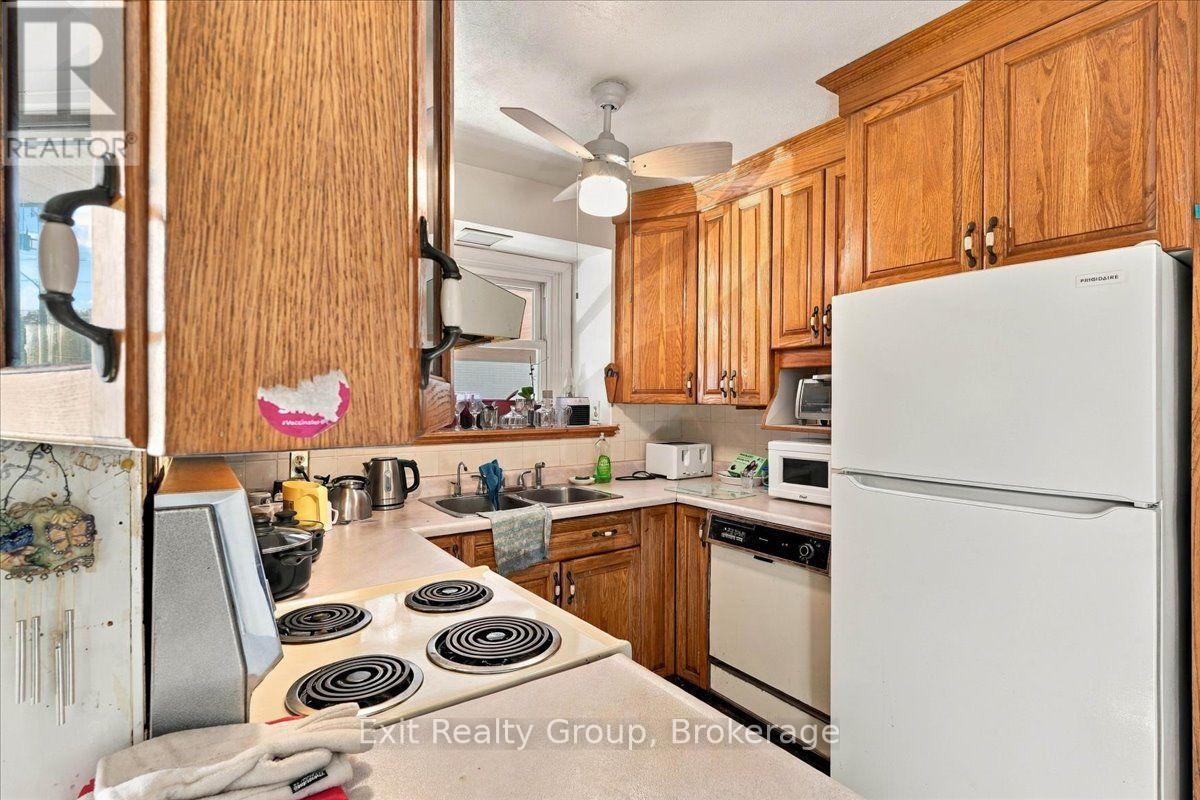 196 Yeomans Street, Belleville, ON photo 11