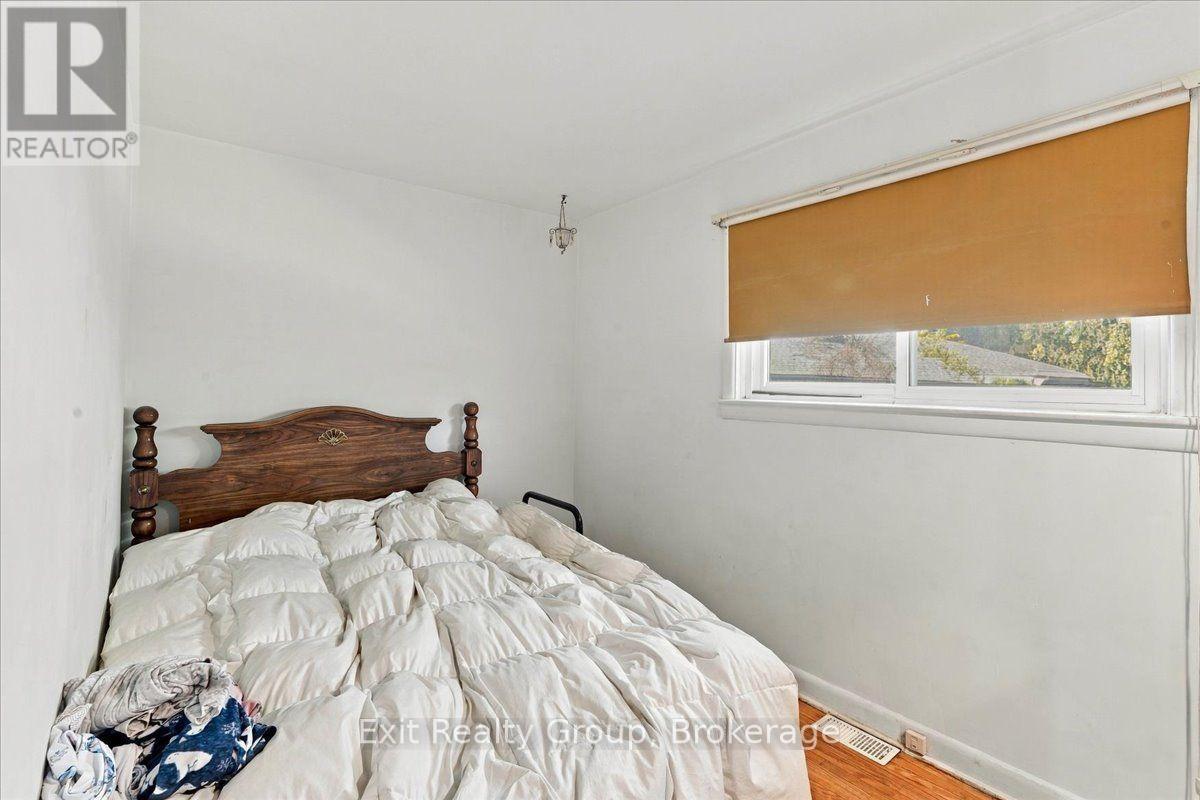 196 Yeomans Street, Belleville, ON photo 18