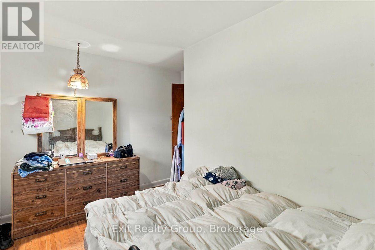 196 Yeomans Street, Belleville, ON photo 19