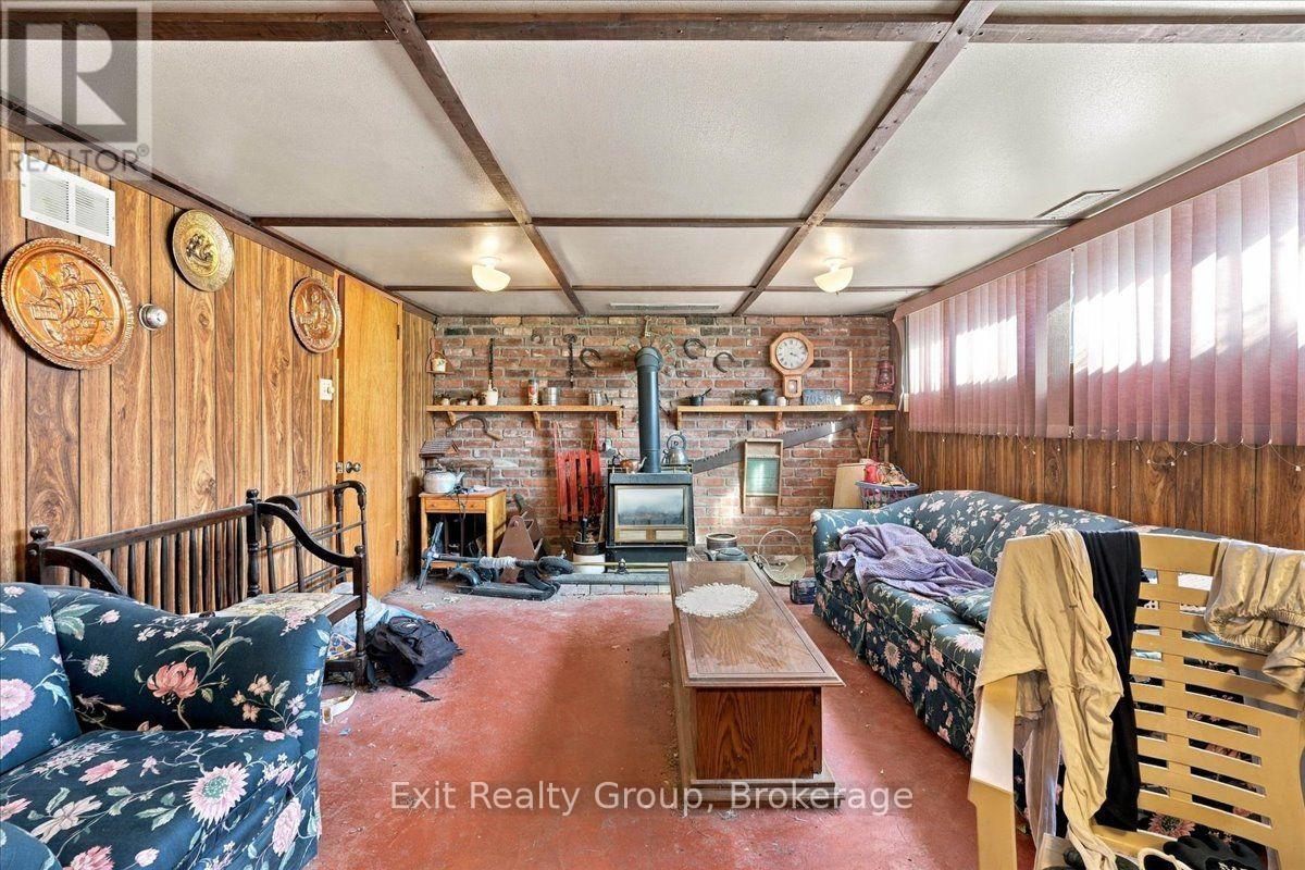 196 Yeomans Street, Belleville, ON photo 26