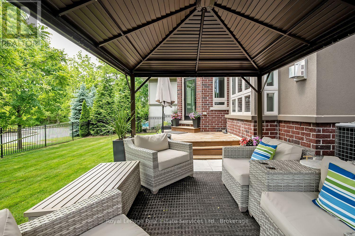 124 Paliser Court — photo 42