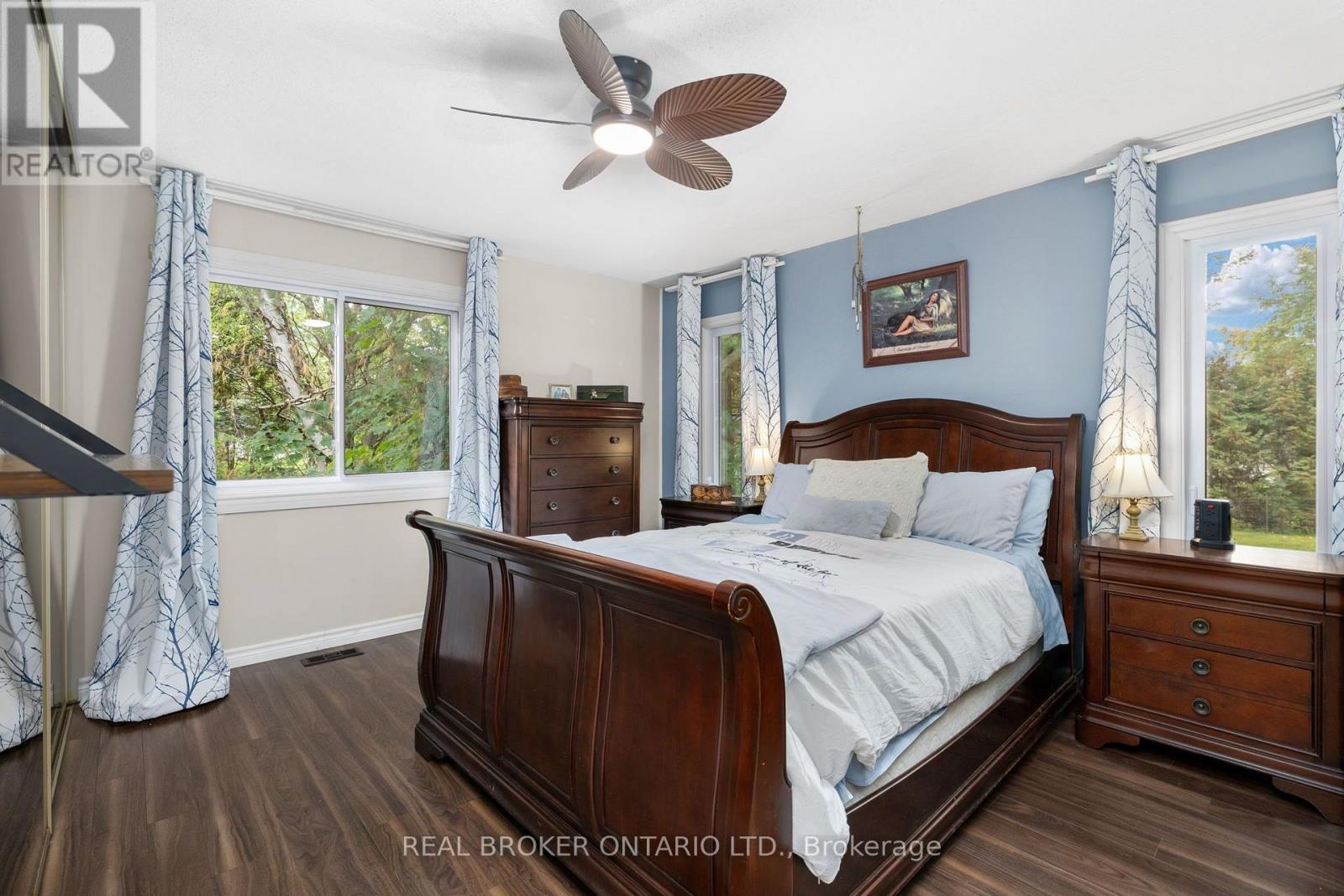 23 LOUISE CRESCENT - 15