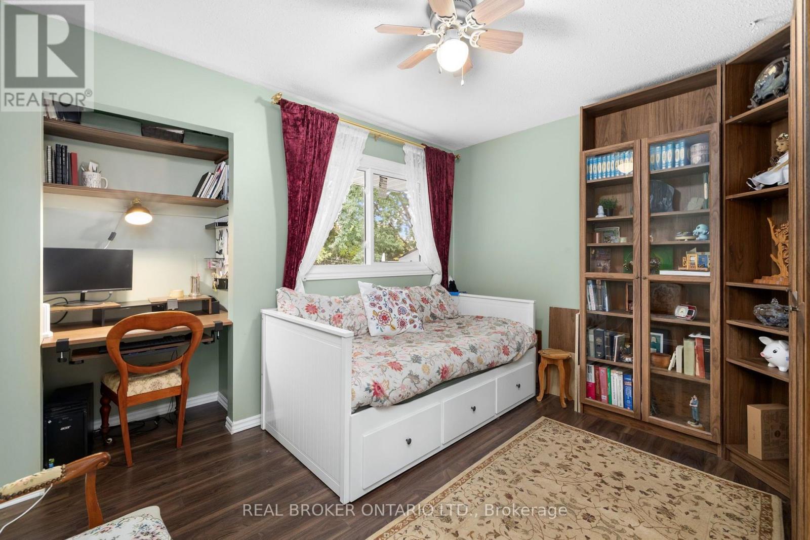 23 LOUISE CRESCENT - 18