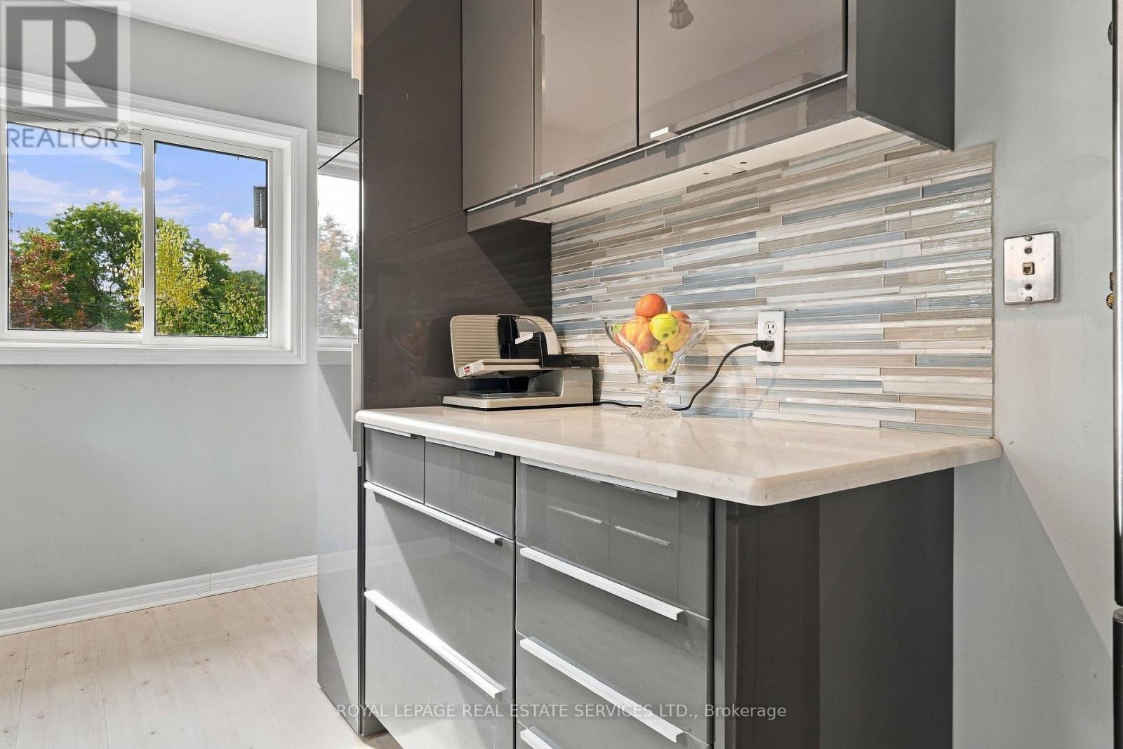 89 Yorkview Drive, Toronto, ON photo 8