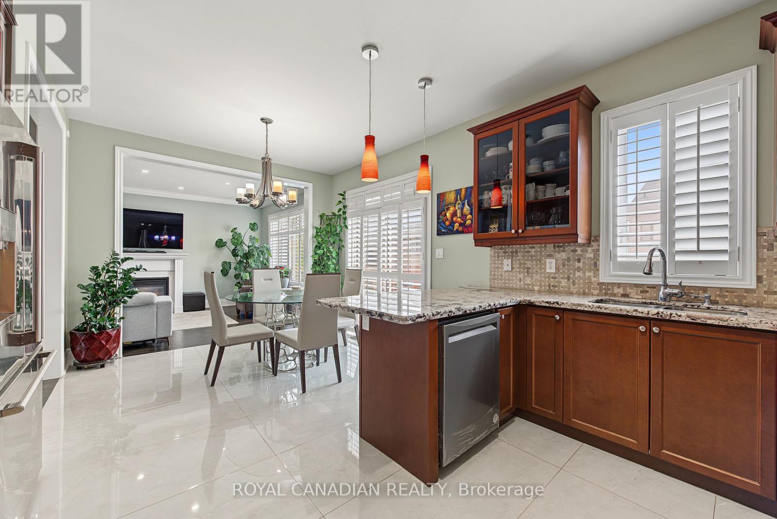 13 Island Grove, Brampton, ON photo 11