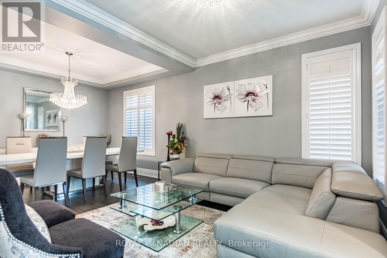 13 Island Grove, Brampton, ON photo 5