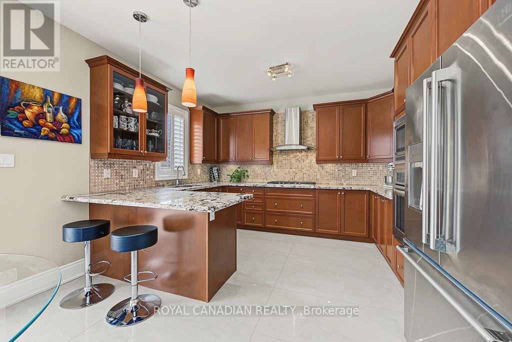13 Island Grove, Brampton, ON photo 9