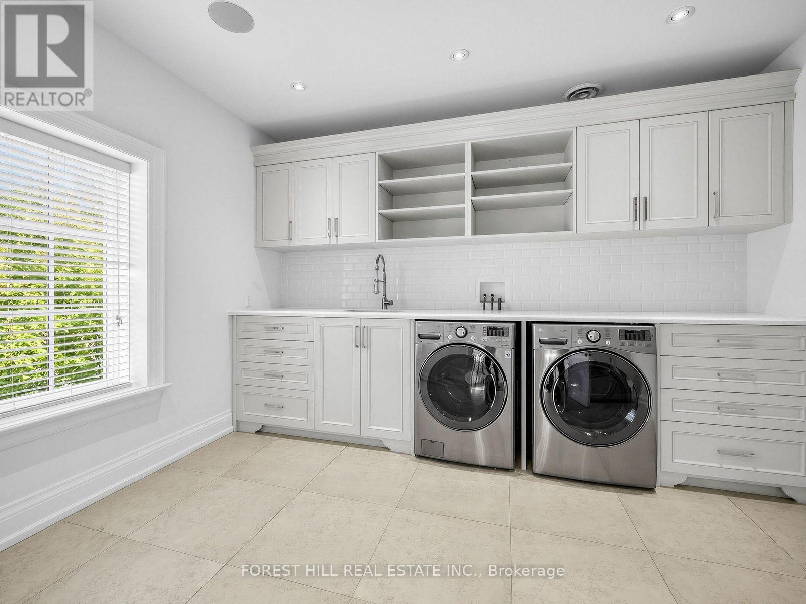 302 Pinehurst Drive West, Oakville, ON photo 40