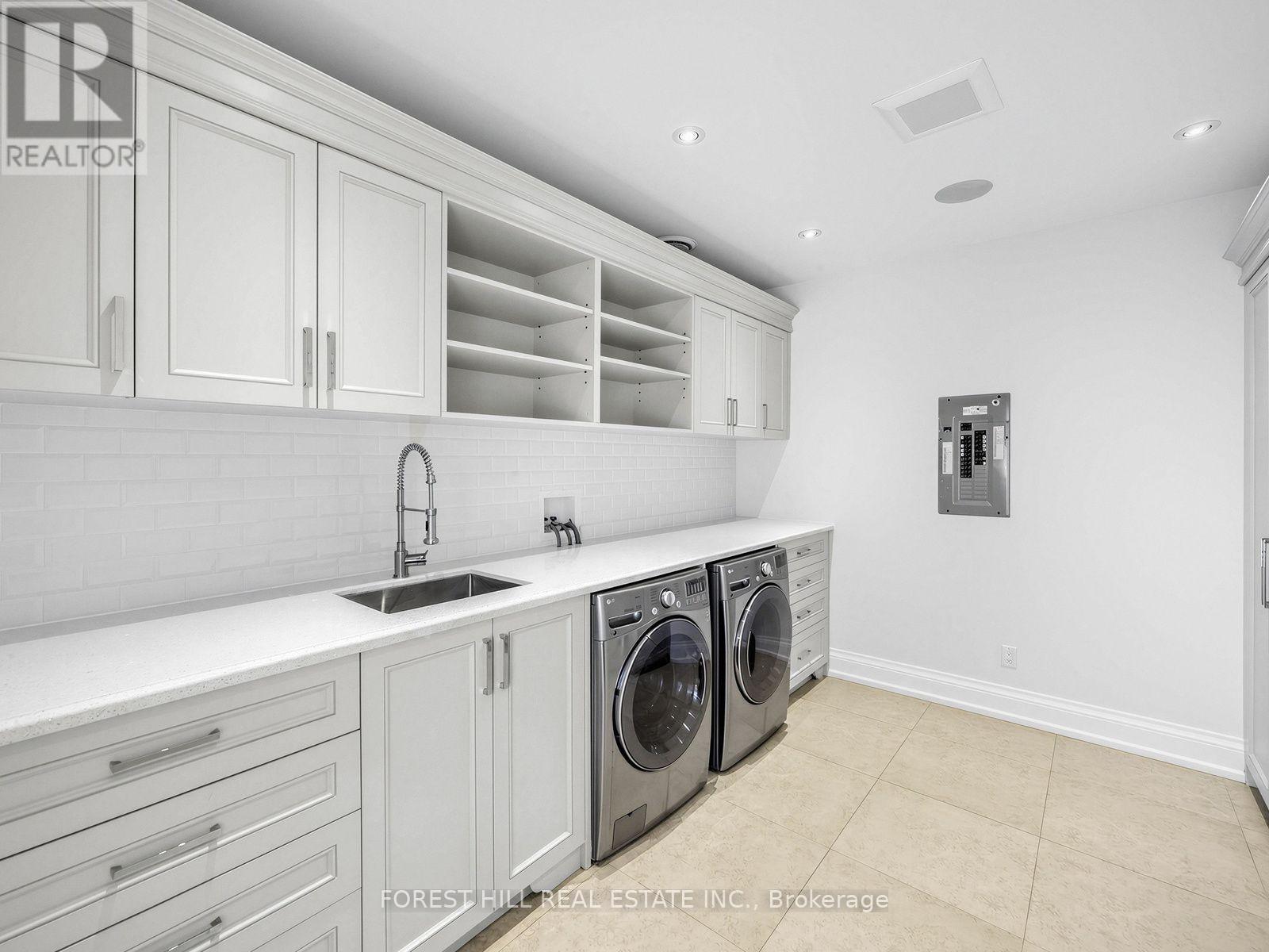 302 Pinehurst Drive West, Oakville, ON photo 41